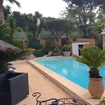 Avec Piscine Privee A * كاركيران
