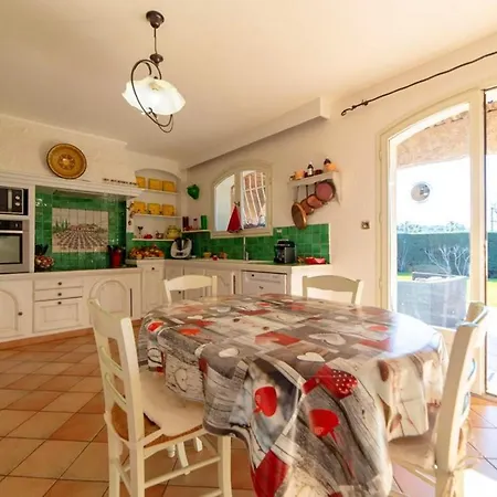 Avec Piscine Privee A Villa