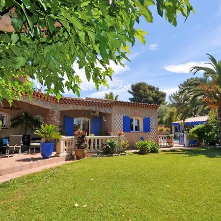Avec Piscine Privee A Villa Carqueiranne