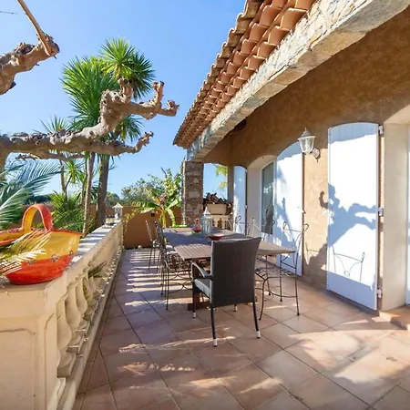 Avec Piscine Privée à * Carqueiranne