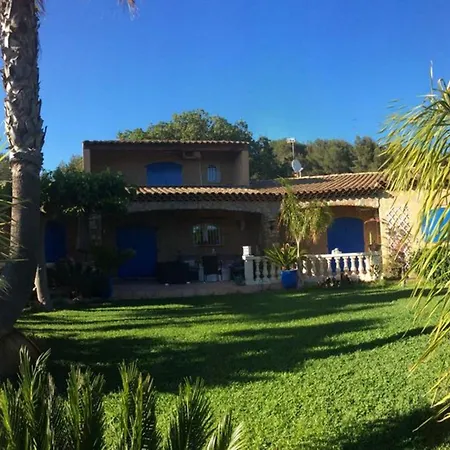 Avec Piscine Privée à * Carqueiranne