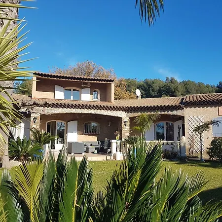 Avec Piscine Privee A Villa Carqueiranne