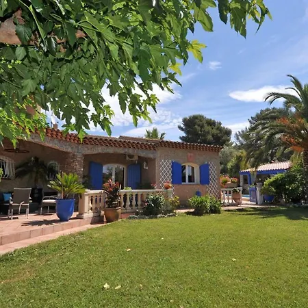 Avec Piscine Privée à Carqueiranne